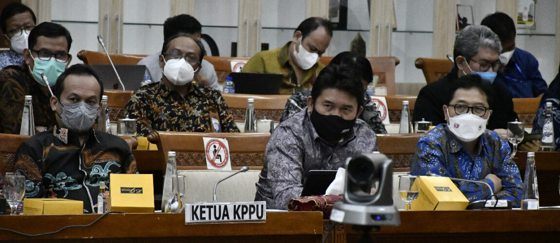 KPPU Sampaikan Laporan Keuangan di RDP DPR